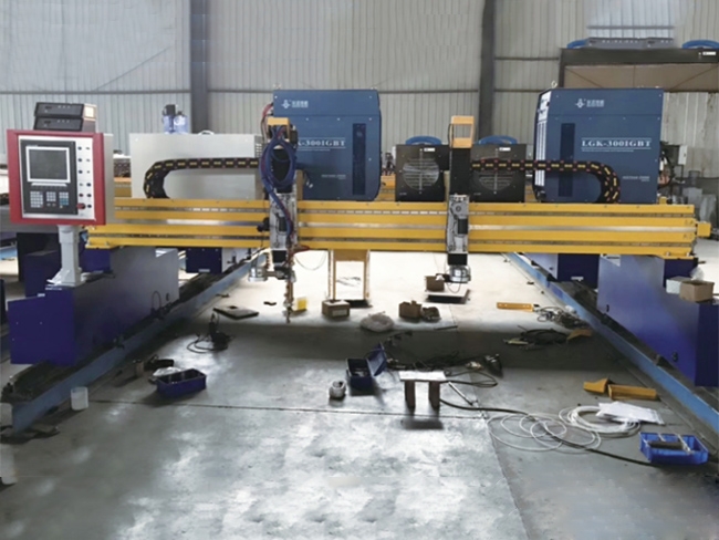 龍門(mén)式蓋梁骨架焊接機(jī)器人